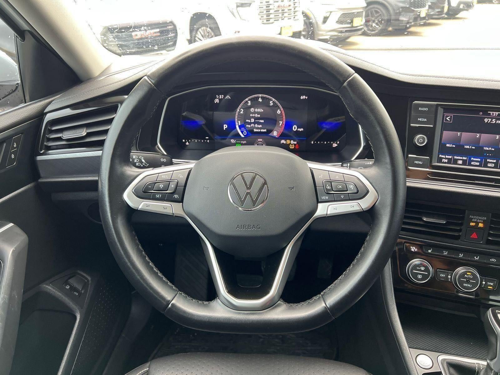 2023 Volkswagen Jetta SE
