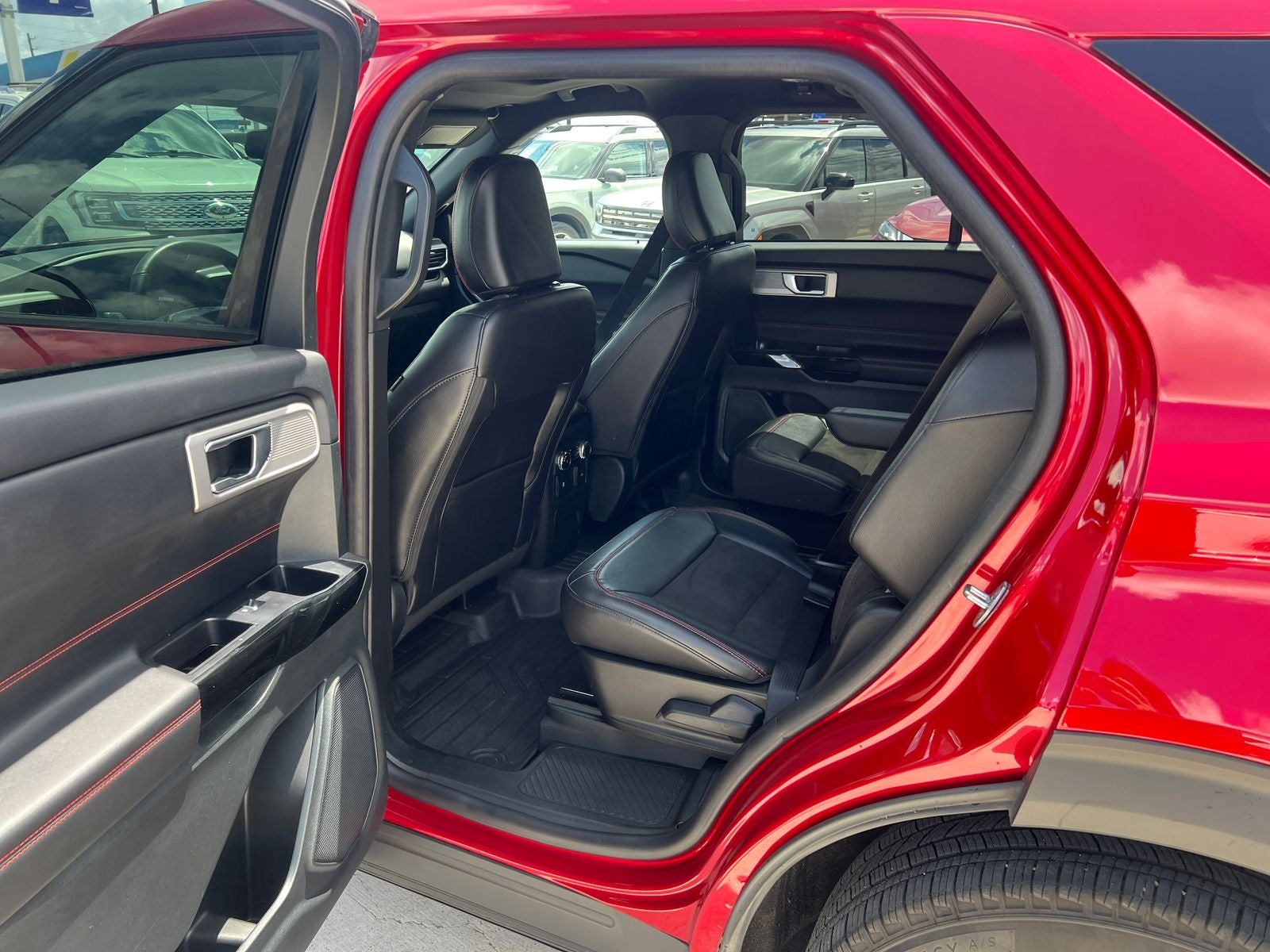 2023 Ford Explorer ST-Line