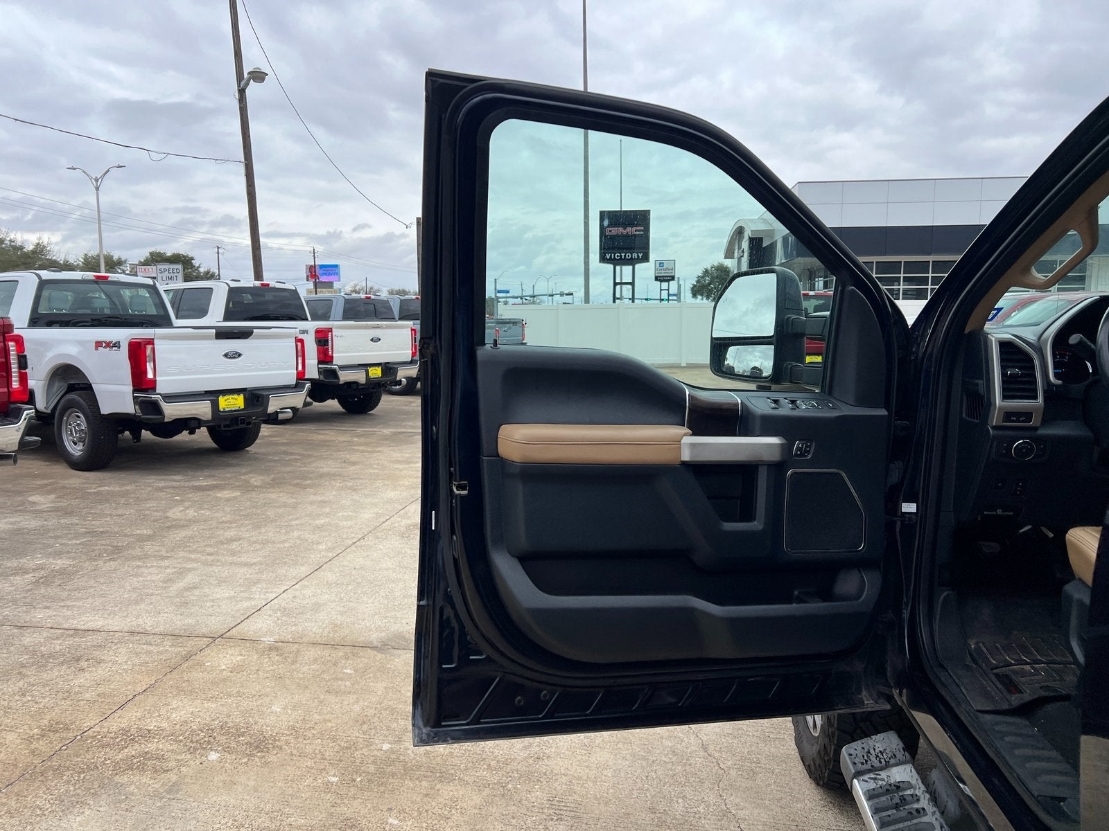 2022 Ford F-250SD Lariat