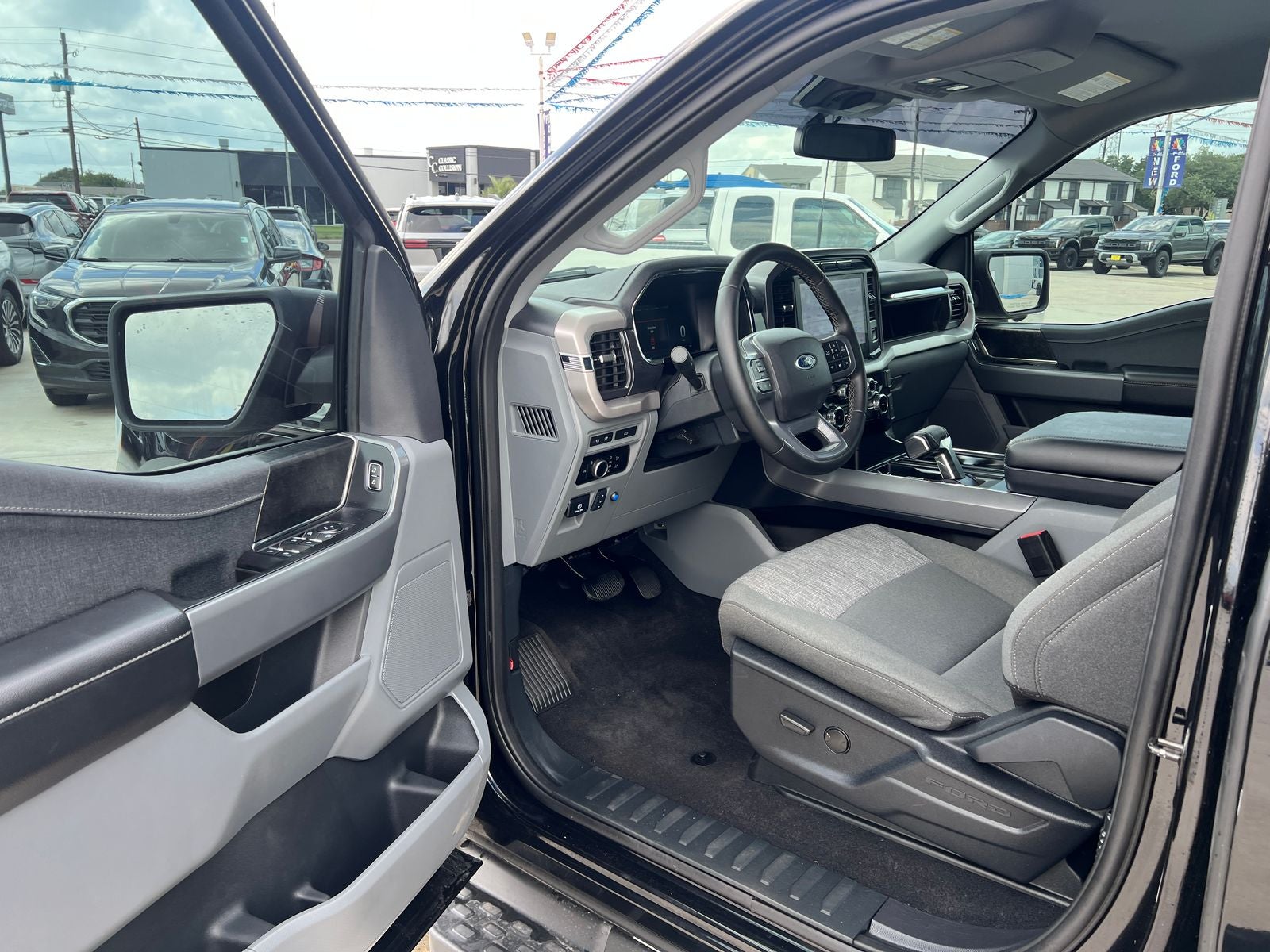 2023 Ford F-150 Lightning XLT