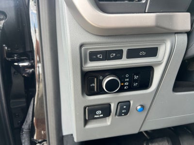 2023 Ford F-150 Lightning XLT