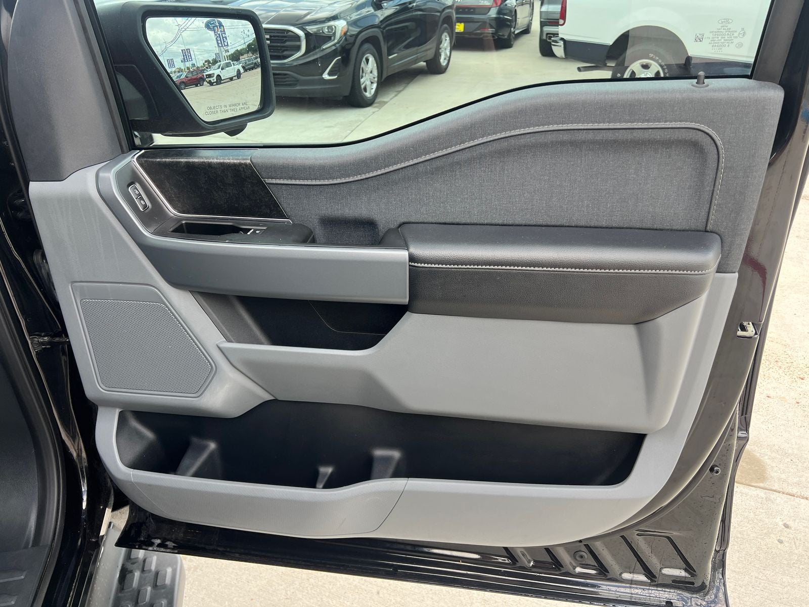 2023 Ford F-150 Lightning XLT