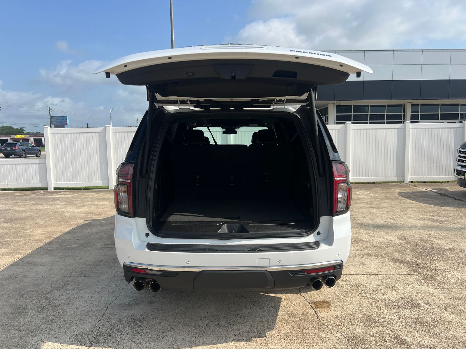 2023 Chevrolet Suburban Premier
