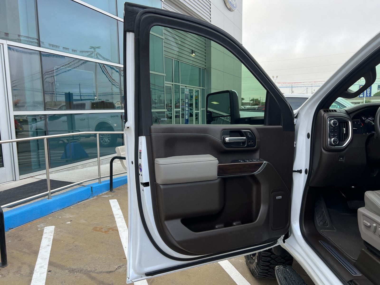 2023 GMC Sierra 2500HD SLT