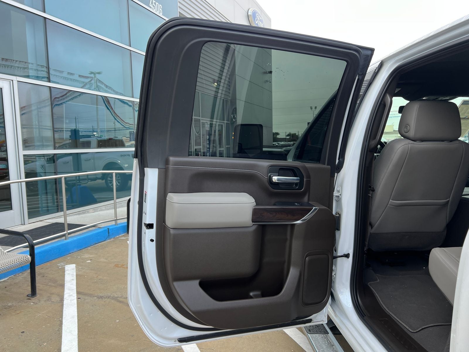 2023 GMC Sierra 2500HD SLT