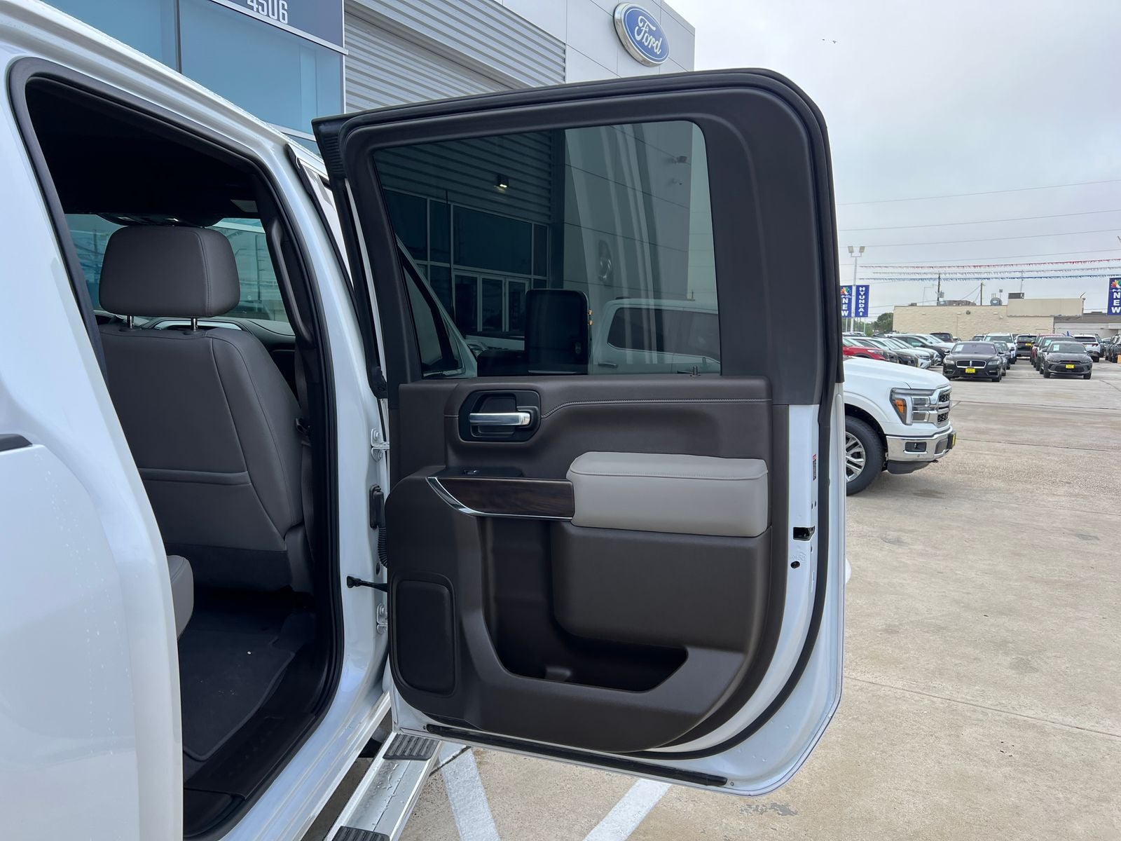 2023 GMC Sierra 2500HD SLT