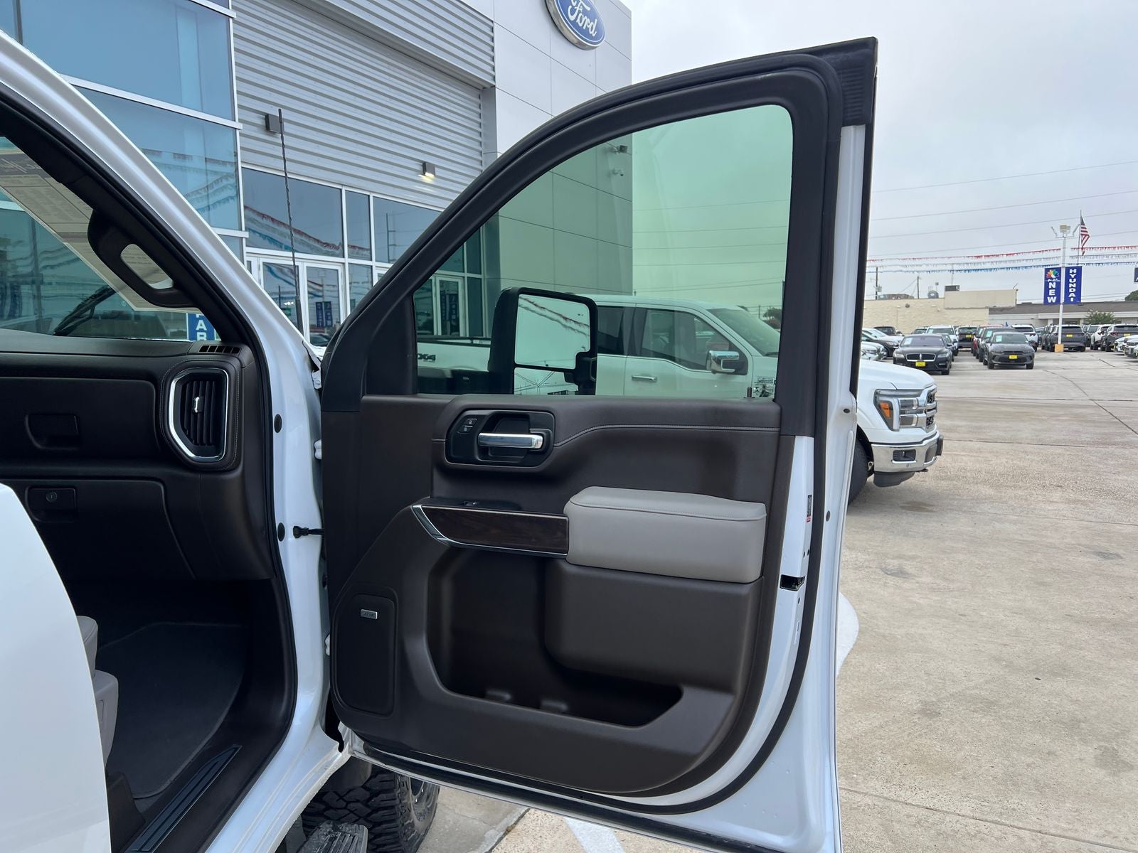 2023 GMC Sierra 2500HD SLT