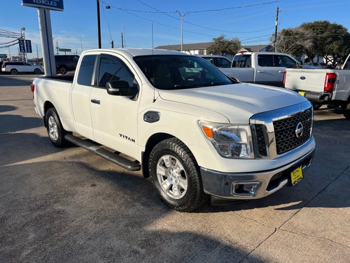 2017 Nissan Titan SV