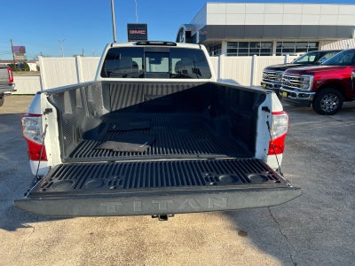 2017 Nissan Titan SV