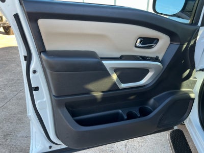 2017 Nissan Titan SV