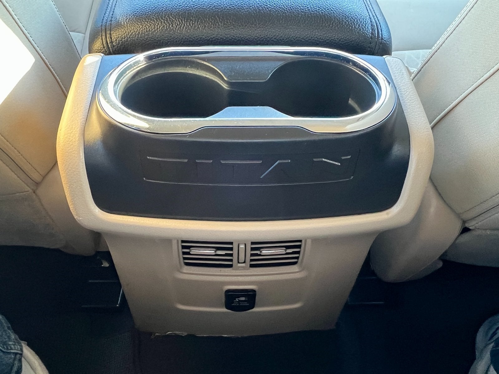 2017 Nissan Titan SV