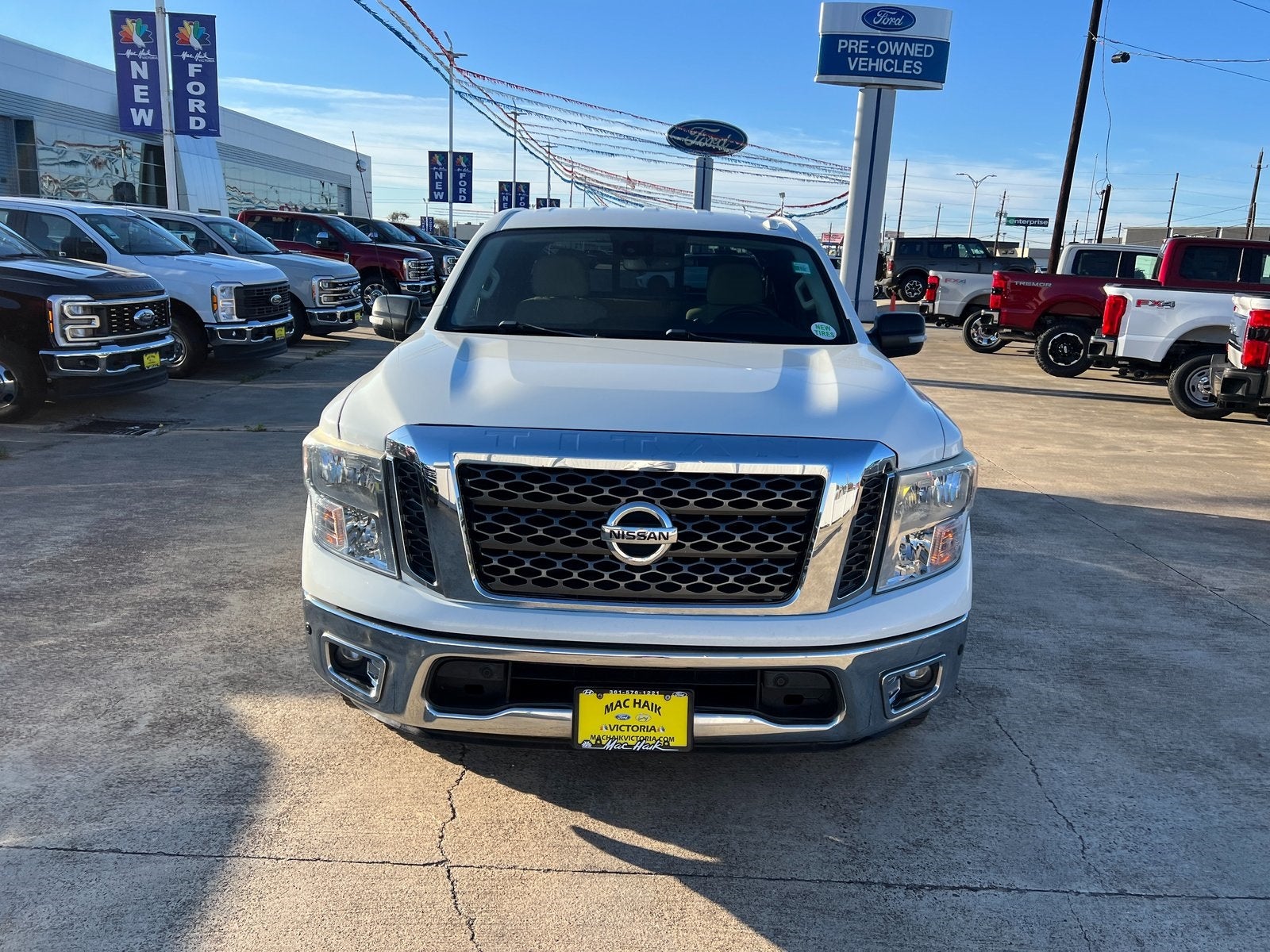 2017 Nissan Titan SV