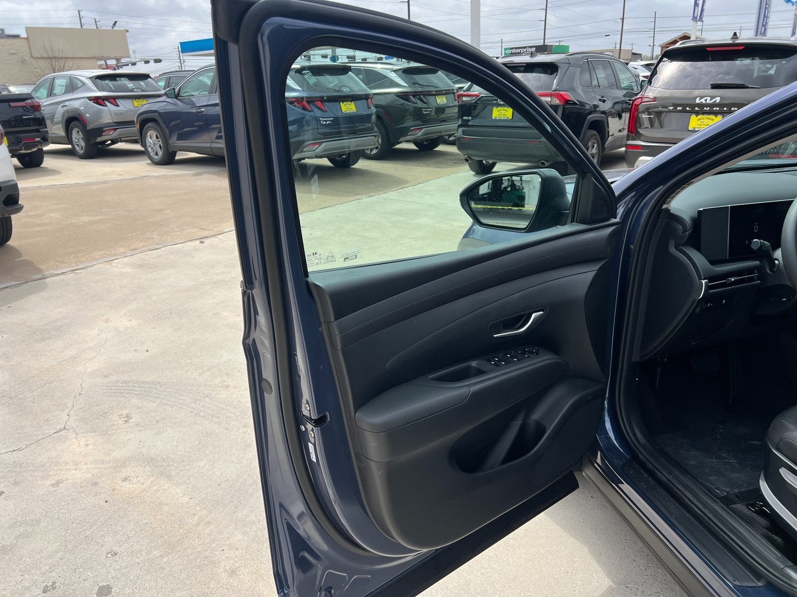 2025 Hyundai TUCSON SE FWD