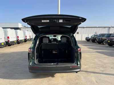 2022 Toyota Sienna XLE 8 Passenger