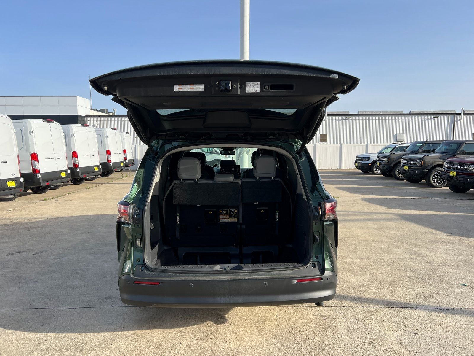 2022 Toyota Sienna XLE 8 Passenger