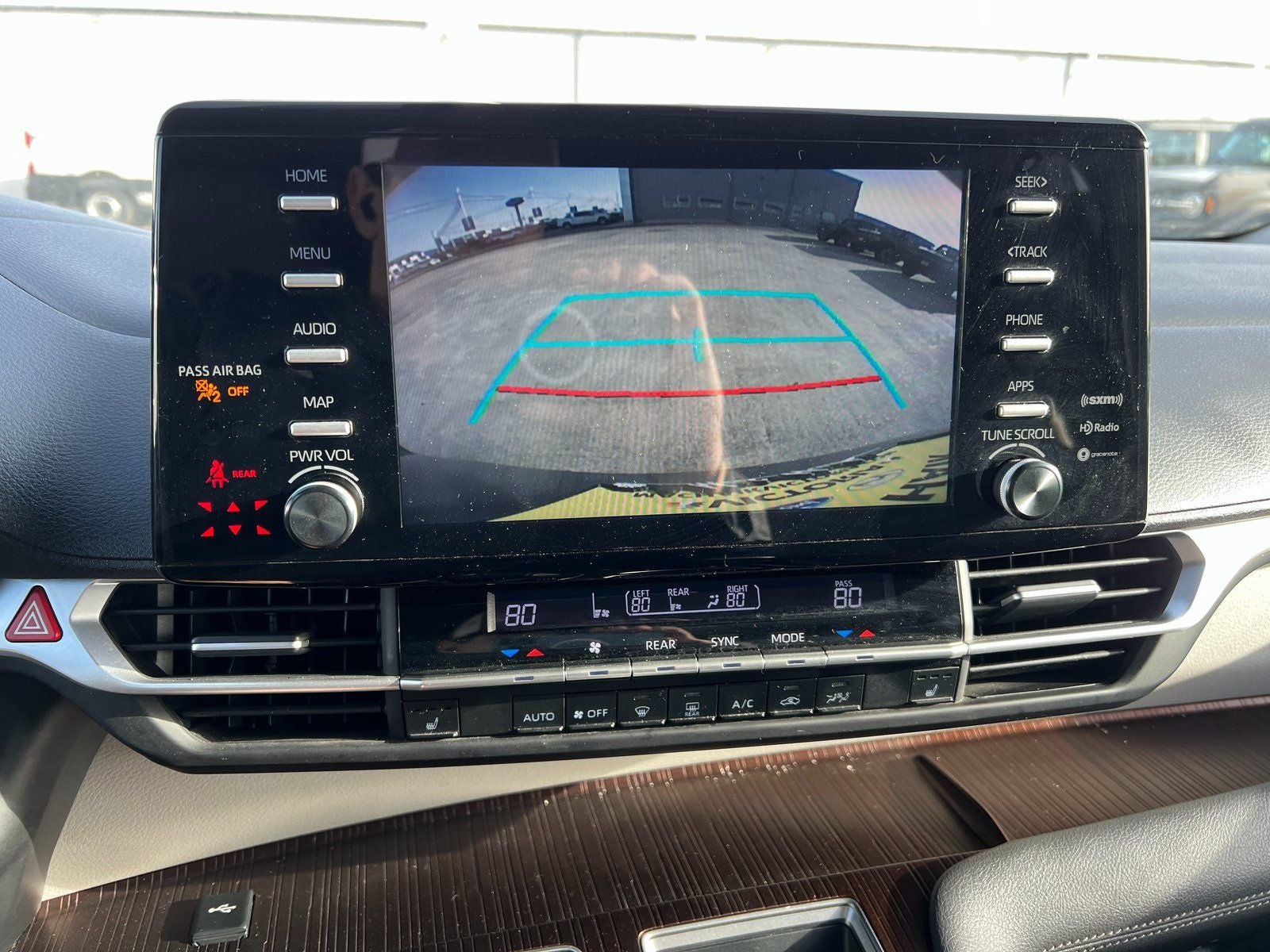 2022 Toyota Sienna XLE 8 Passenger