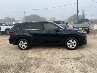 2022 Toyota Highlander LE