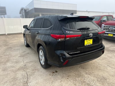 2022 Toyota Highlander LE