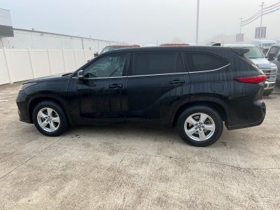 2022 Toyota Highlander LE