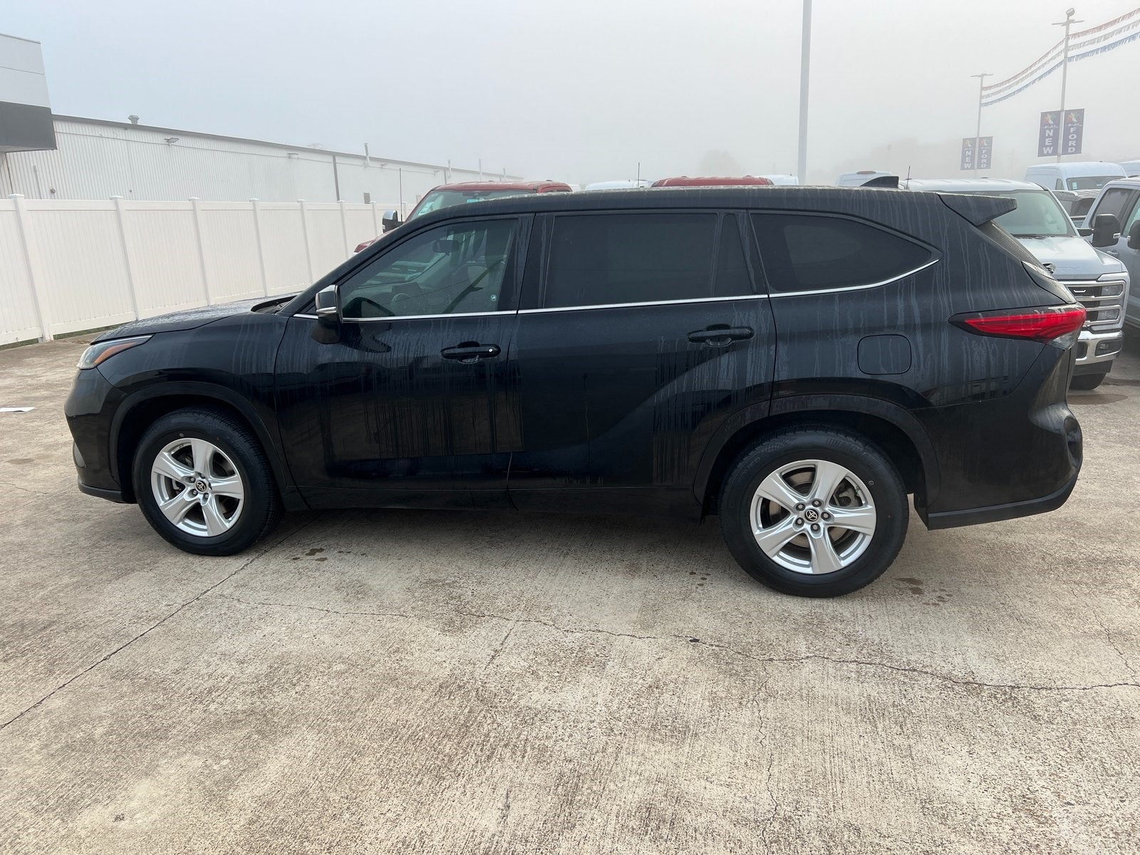 2022 Toyota Highlander LE