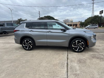 2023 Mitsubishi Outlander SEL