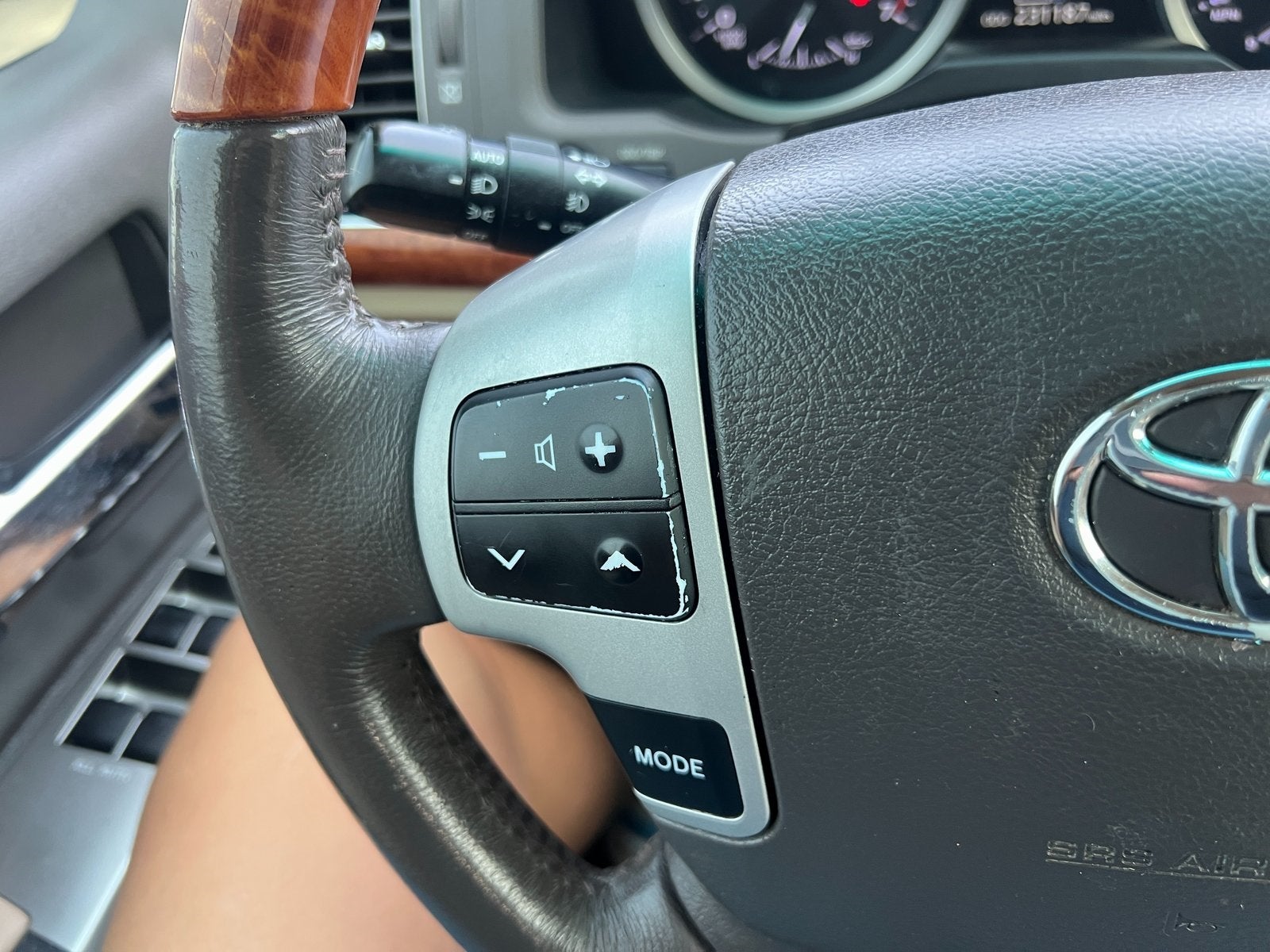 2014 Toyota Land Cruiser Base