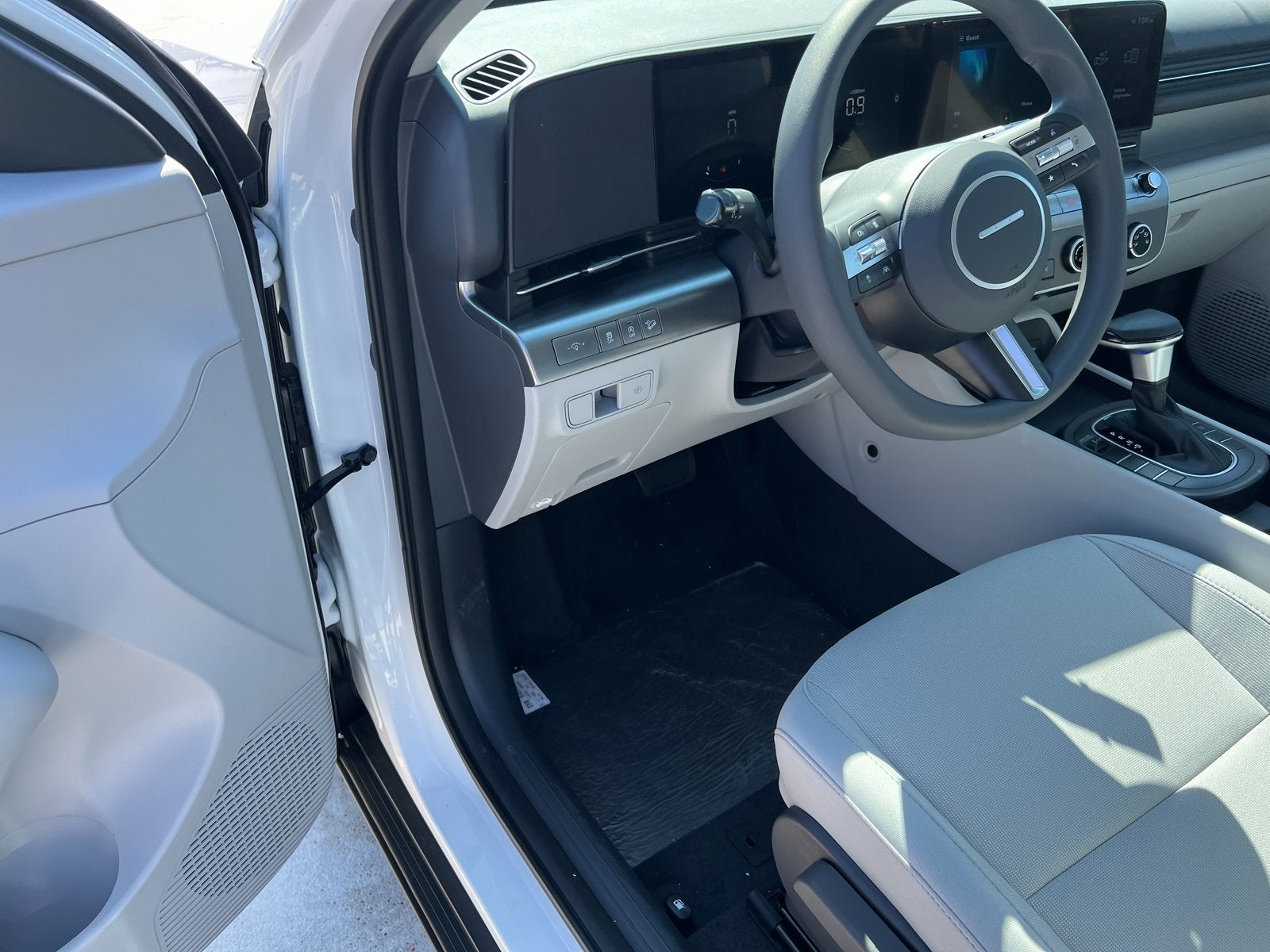 2026 Hyundai KONA SE FWD