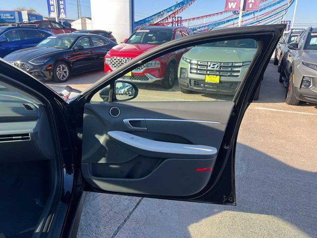 2025 Hyundai SONATA SE