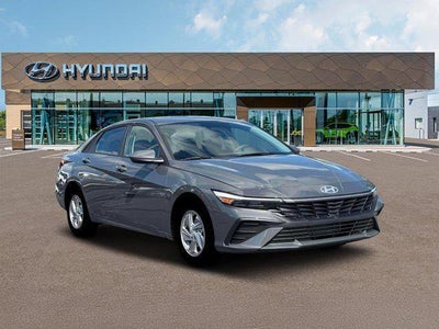 2026 Hyundai ELANTRA SE