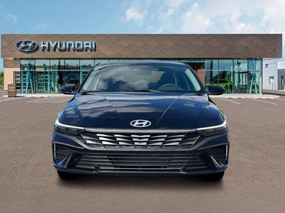 2026 Hyundai ELANTRA SE