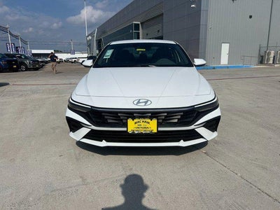 2026 Hyundai ELANTRA SE