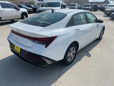 2026 Hyundai ELANTRA SE