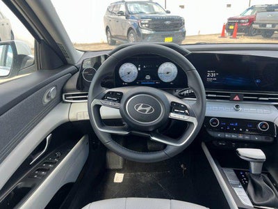 2025 Hyundai ELANTRA Limited