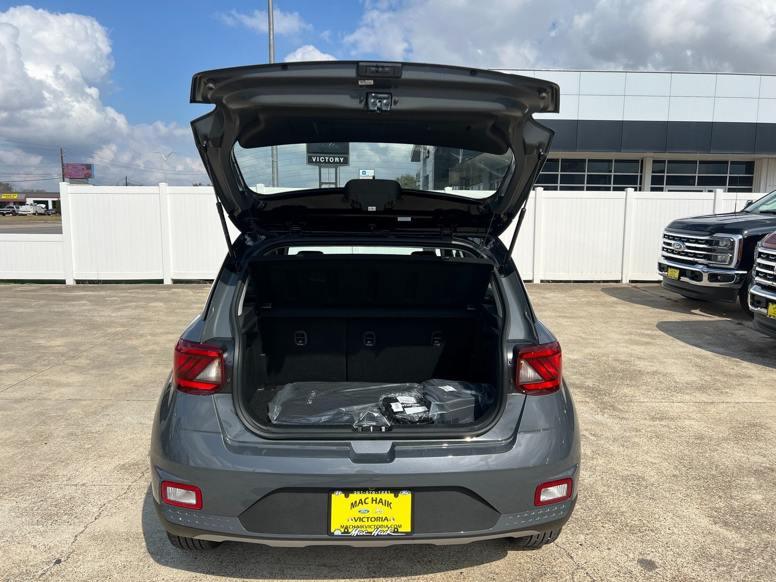 2026 Hyundai VENUE SEL W/Two-Tone Roof