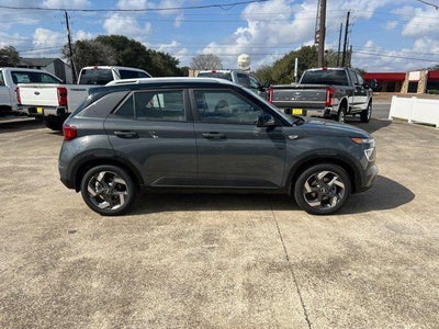 2026 Hyundai VENUE SEL W/Two-Tone Roof