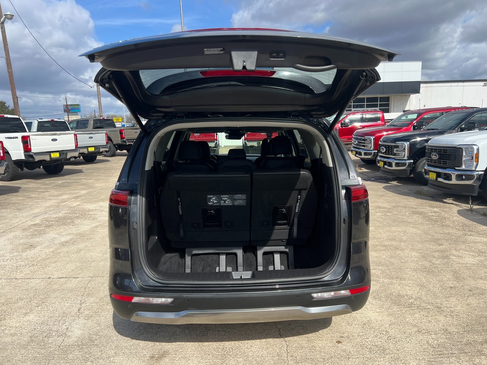 2024 Kia Carnival SX