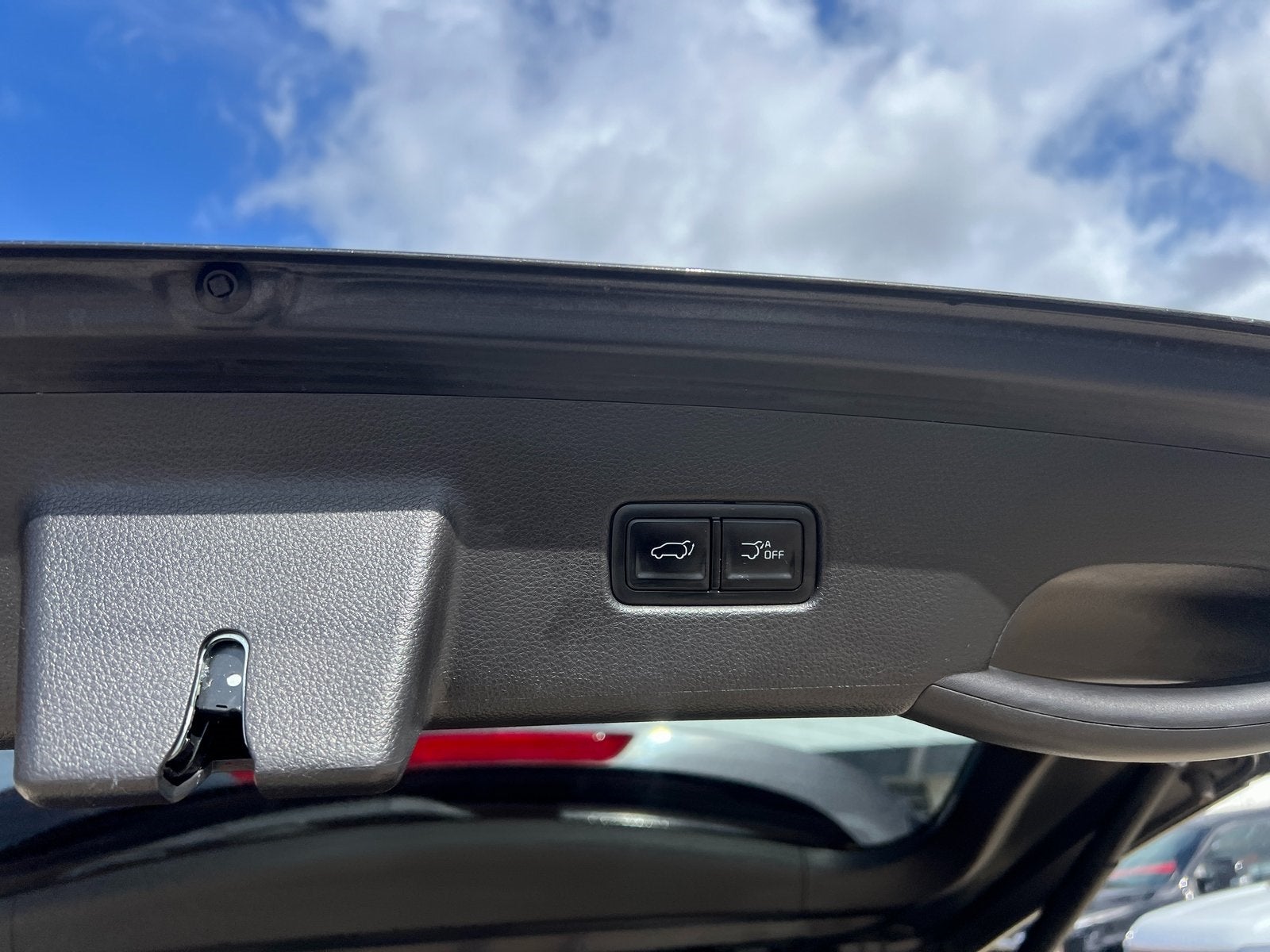 2024 Kia Carnival SX