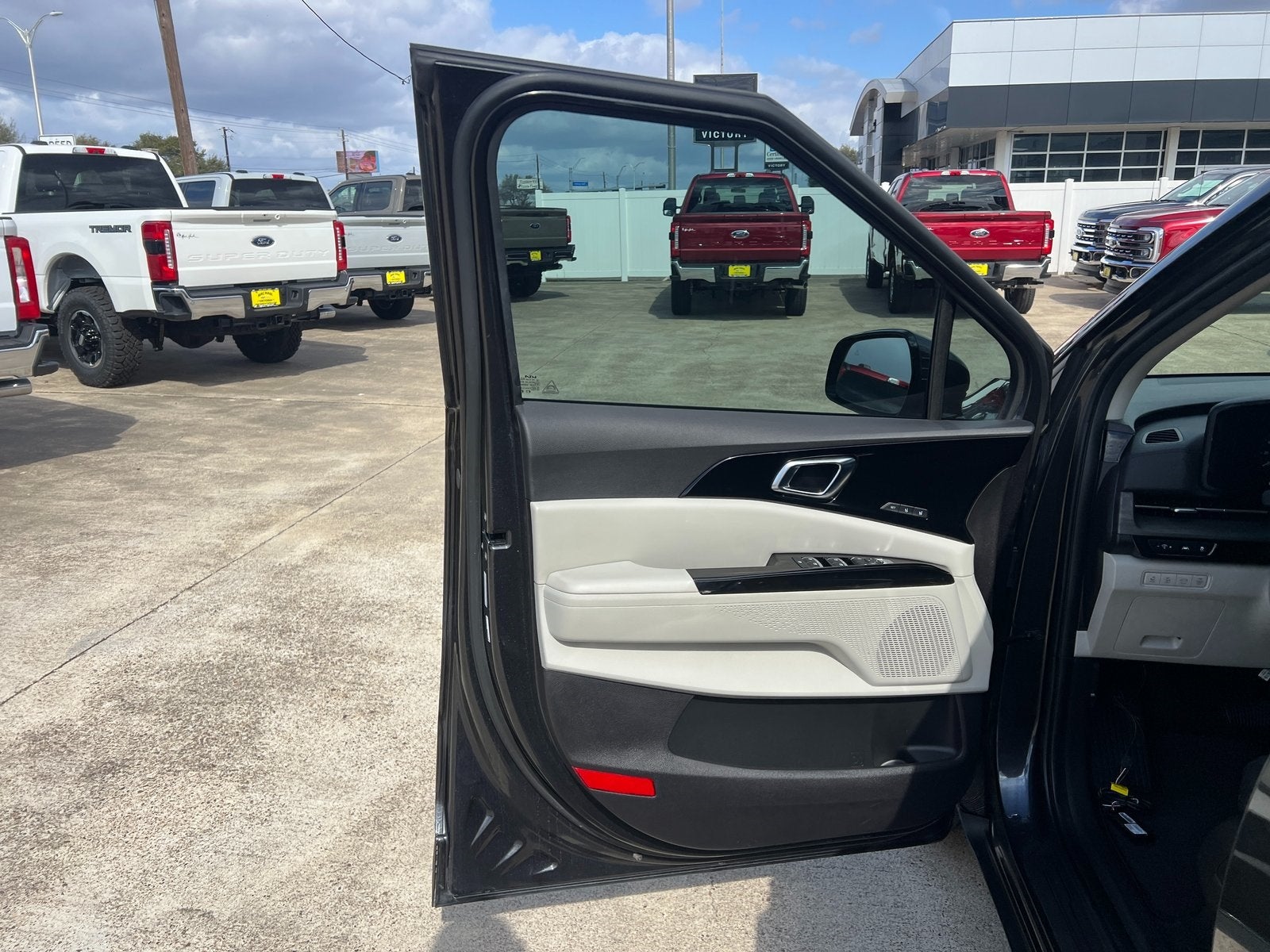 2024 Kia Carnival SX