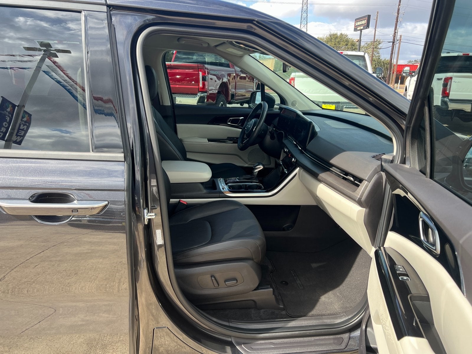 2024 Kia Carnival SX